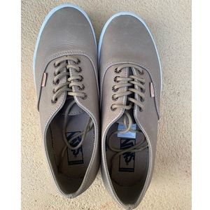 NWOT Authentic Decon (Leather) Fossil Vans